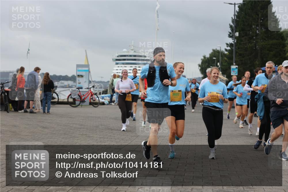 13.09.2026 - Kiel Lauf Andreas Tolksdorf http://msf.ph/oto/10414181 13.09.2026 10:05:06 Kiellinie 6715, 3607, 10916 meine-sportfotos.de