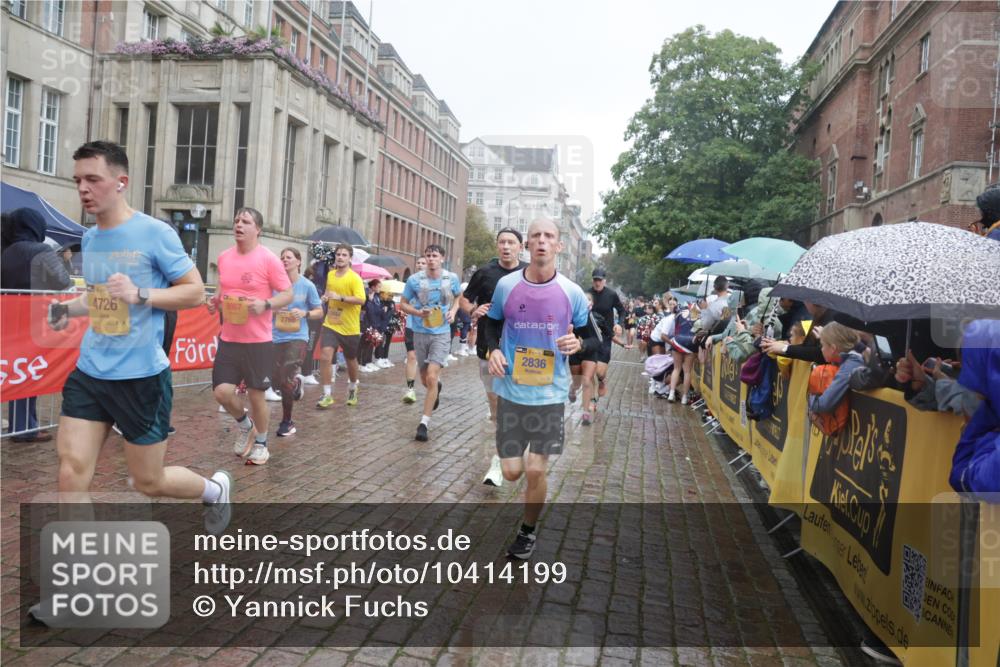 13.09.2026 - Kiel Lauf Yannick Fuchs http://msf.ph/oto/10414199 13.09.2026 10:46:00 Ziel 123, 498, 550, 665, 1030, 1374, 1582, 2421, 3781, 3844, 5348, 5510, 5515, 5564, 6385, 6436, 6980, 7073, 7772, 8403, 8551, 8561, 8655, 8881, 9207, 9375, 9715, 9843, 10046, 10569, 10615, 10735, 10809, 10975, 11670, 11822, 12748, 360, 461, 499, 1015, 1065, 1180, 1229, 1267, 1484, 1537, 1682, 1725, 1752, 1969, 2563, 2599, 2836, 3075, 3182, 3347, 3608, 3749, 3807, 4151, 4536, 4586, 4699, 4726, 5072, 5205, 5278, 5957, 6269, 6406, 7503, 7889, 8203, 8282, 8442, 8731, 8816 meine-sportfotos.de