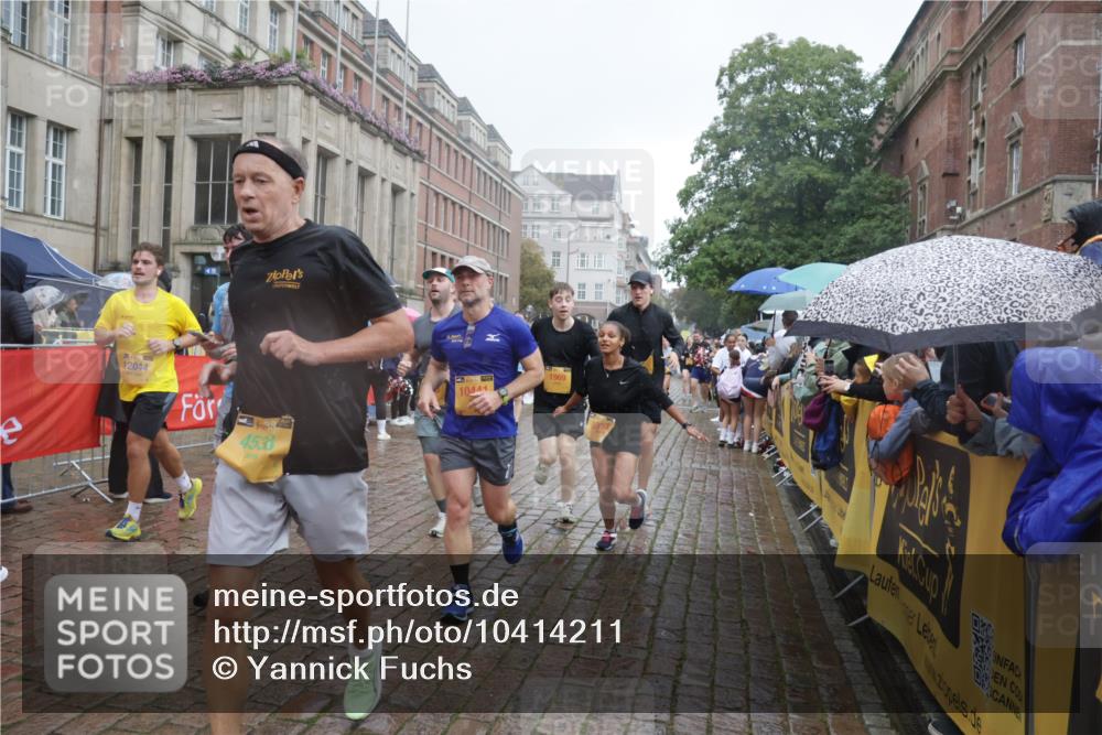 13.09.2026 - Kiel Lauf Yannick Fuchs http://msf.ph/oto/10414211 13.09.2026 10:46:01 Ziel 123, 498, 550, 665, 1030, 1374, 1582, 2421, 3781, 3844, 5348, 5510, 5515, 5564, 6385, 6436, 6980, 7073, 7772, 8403, 8551, 8561, 8655, 8881, 9207, 9375, 9715, 9843, 10046, 10050, 10569, 10615, 10735, 10809, 10975, 11670, 11822, 12748, 360, 461, 499, 1015, 1065, 1180, 1229, 1484, 1537, 1682, 1725, 1752, 1969, 2421, 2563, 2599, 2836, 3075, 3182, 3347, 3608, 3749, 3807, 4151, 4536, 4586, 4699, 4726, 5072, 5205, 5278, 5957, 6269, 6406, 7503, 7889, 8203, 8282, 8442, 8731, 8816 meine-sportfotos.de
