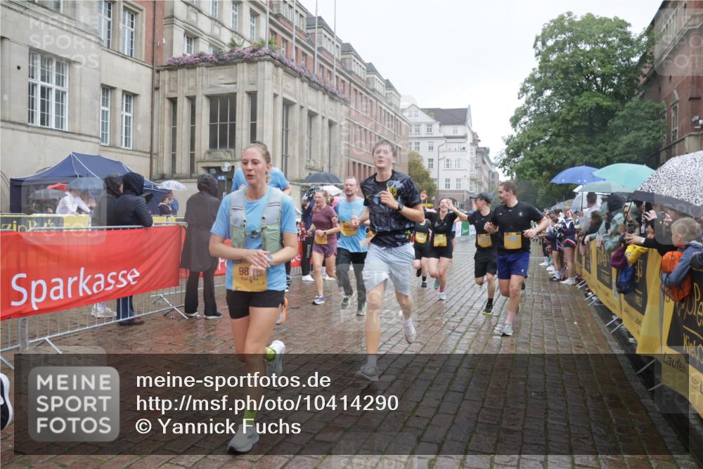 13.09.2026 - Kiel Lauf Yannick Fuchs http://msf.ph/oto/10414290 13.09.2026 10:46:06 Ziel 272, 498, 550, 665, 1030, 1374, 1582, 3781, 3844, 5348, 5510, 5515, 5564, 6385, 6436, 6980, 7073, 7241, 7772, 7939, 8403, 8551, 8561, 8655, 8881, 9207, 9375, 9715, 10050, 10615, 10735, 10809, 10975, 11670, 11822, 12481, 12748, 123, 360, 499, 1015, 1065, 1180, 1229, 1484, 1537, 1682, 1725, 1752, 2421, 2563, 3182, 3347, 3608, 3749, 3807, 4586, 5072, 5205, 5278, 6269, 6406, 7503, 7889, 8203, 8282, 8442, 8731, 8816, 6269 meine-sportfotos.de