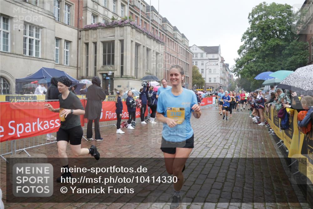 13.09.2026 - Kiel Lauf Yannick Fuchs http://msf.ph/oto/10414330 13.09.2026 10:46:08 Ziel 272, 498, 550, 665, 1030, 1374, 1582, 3422, 3781, 3844, 5017, 5348, 5510, 5515, 5564, 6385, 6436, 6980, 7073, 7241, 7772, 7939, 8310, 8403, 8551, 8561, 8881, 9207, 9375, 9715, 10050, 10615, 10735, 10809, 10975, 11670, 11822, 12077, 12306, 12481, 123, 360, 499, 1015, 1065, 1180, 1229, 1484, 1537, 1682, 1725, 1752, 2421, 2563, 3182, 3347, 3608, 3749, 3807, 4586, 5072, 5205, 5278, 6406, 7503, 7889, 8203, 8282, 8442, 8655, 8731, 8816, 6269 meine-sportfotos.de