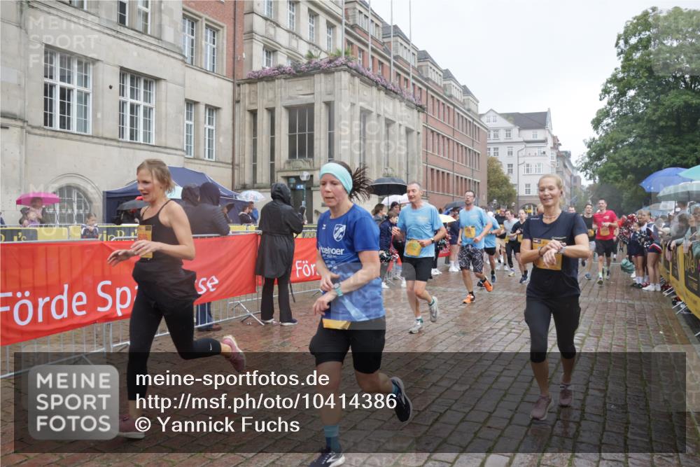 13.09.2026 - Kiel Lauf Yannick Fuchs http://msf.ph/oto/10414386 13.09.2026 10:46:12 Ziel 272, 498, 550, 665, 1013, 1030, 1374, 1582, 2448, 2776, 3422, 4397, 4516, 5017, 5348, 5421, 5510, 5515, 5564, 6436, 6980, 7044, 7241, 7772, 7840, 7939, 8310, 8561, 9207, 9361, 9715, 10050, 10615, 10699, 10809, 10975, 11642, 12077, 12306, 12481, 123, 499, 665, 1015, 1065, 1229, 1484, 1537, 1725, 1752, 2421, 2563, 3347, 3608, 3781, 3807, 3844, 4586, 5072, 5205, 5278, 5348, 5564, 6385, 7073, 7503, 7889, 8203, 8282, 8403, 8442, 8551, 8655, 8731, 8816, 8881, 9375, 6269 meine-sportfotos.de