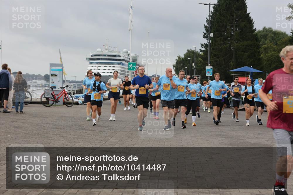 13.09.2026 - Kiel Lauf Andreas Tolksdorf http://msf.ph/oto/10414487 13.09.2026 10:05:26 Kiellinie 6193, 13, 10397, 8782, 7683 meine-sportfotos.de