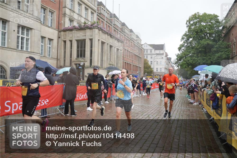 13.09.2026 - Kiel Lauf Yannick Fuchs http://msf.ph/oto/10414498 13.09.2026 10:46:19 Ziel 1013, 1913, 2448, 2776, 3422, 4331, 4397, 4516, 5017, 5421, 7044, 7241, 7840, 8277, 8310, 8520, 9361, 10469, 10699, 10836, 11232, 11642, 12000, 12077, 12306, 12481, 123, 272, 498, 499, 550, 665, 1030, 1229, 1374, 1537, 1582, 1725, 2421, 2563, 3608, 3781, 3844, 5348, 5510, 5515, 5564, 6385, 6436, 6980, 7073, 7772, 7889, 7939, 8203, 8403, 8551, 8561, 8655, 8816, 8881, 9207, 9375, 9715, 10050, 10809, 4499, 9875, 12466, 1229, 1537, 2563, 7889 meine-sportfotos.de