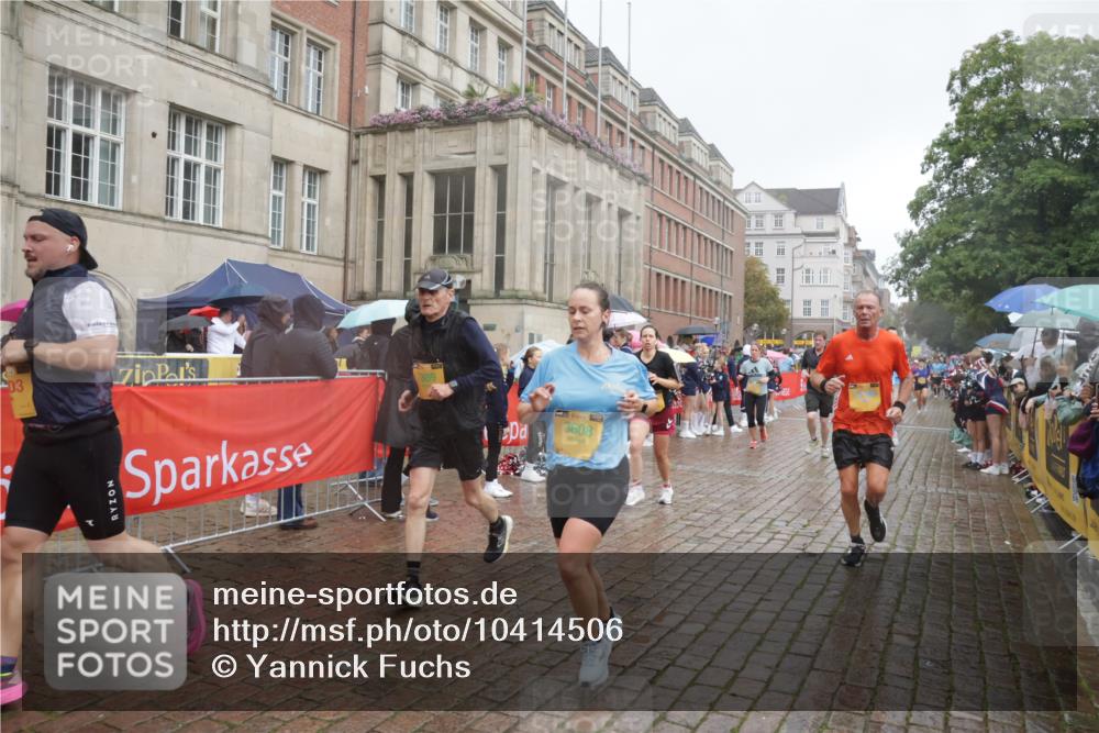 13.09.2026 - Kiel Lauf Yannick Fuchs http://msf.ph/oto/10414506 13.09.2026 10:46:19 Ziel 1013, 1913, 2448, 2776, 3422, 4331, 4397, 4516, 5017, 5421, 7044, 7241, 7840, 8277, 8310, 8520, 9361, 10469, 10699, 10836, 11232, 11642, 12000, 12077, 12306, 12481, 123, 272, 498, 499, 550, 665, 1030, 1229, 1374, 1537, 1582, 1725, 2421, 2563, 3608, 3781, 3844, 5348, 5510, 5515, 5564, 6385, 6436, 6980, 7073, 7772, 7889, 7939, 8203, 8403, 8551, 8561, 8655, 8816, 8881, 9207, 9375, 9715, 10050, 10809, 4499, 9875, 12466, 1229, 1537, 2563, 7889 meine-sportfotos.de