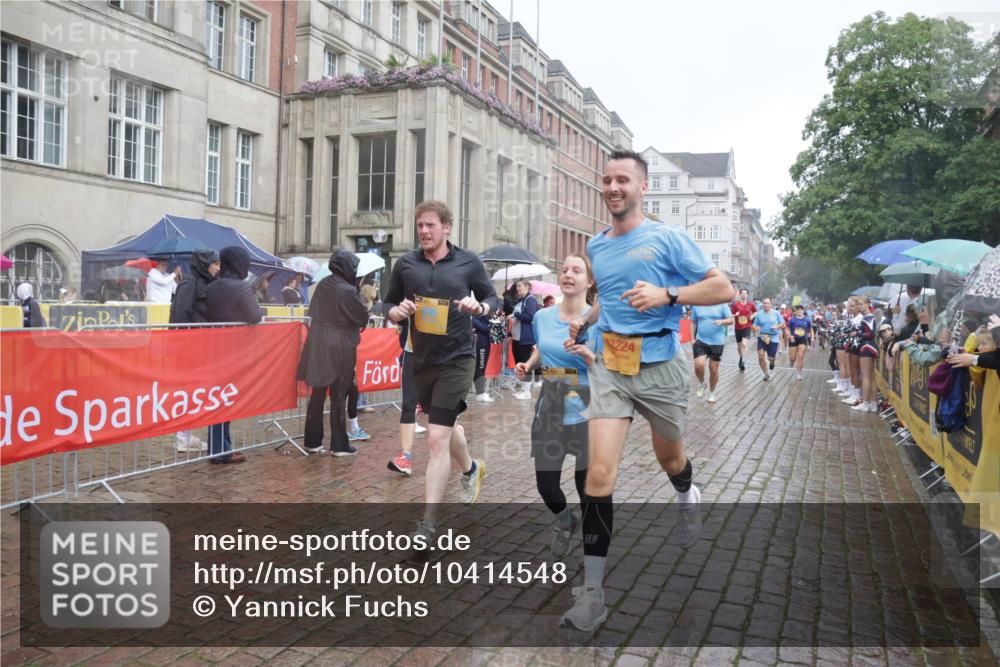 13.09.2026 - Kiel Lauf Yannick Fuchs http://msf.ph/oto/10414548 13.09.2026 10:46:22 Ziel 206, 1013, 1913, 2448, 2776, 3422, 4331, 4397, 4516, 5017, 5421, 7044, 7840, 8277, 8310, 8520, 9361, 9415, 10469, 10699, 10836, 11232, 11642, 12000, 12077, 12306, 12743, 123, 272, 498, 499, 550, 665, 1030, 1374, 1582, 1725, 2421, 3781, 3844, 5348, 5510, 5515, 5564, 6385, 6436, 6980, 7073, 7241, 7772, 7939, 8403, 8551, 8561, 8655, 8816, 8881, 9207, 9375, 9715, 10050, 10809, 4499, 9875, 12466, 1229, 1537, 2563, 7889 meine-sportfotos.de
