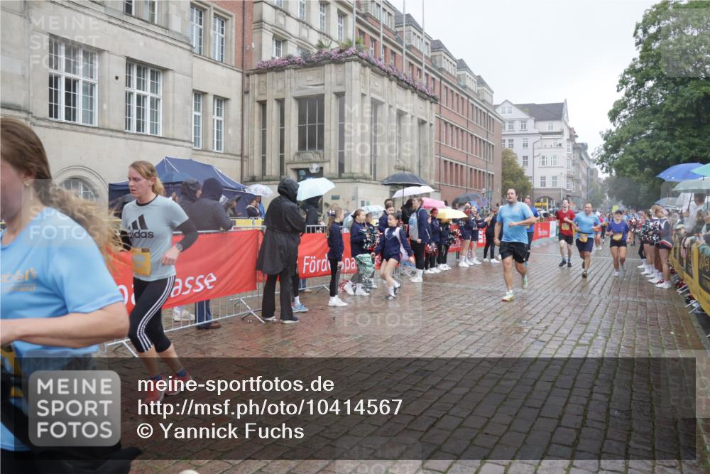 13.09.2026 - Kiel Lauf Yannick Fuchs http://msf.ph/oto/10414567 13.09.2026 10:46:23 Ziel 206, 1013, 1913, 2448, 2776, 3422, 4331, 4397, 4516, 5017, 5421, 7044, 7840, 8277, 8310, 8520, 9361, 9415, 10469, 10699, 10836, 11232, 11642, 12000, 12077, 12306, 12743, 123, 272, 498, 499, 550, 665, 1030, 1374, 1582, 1725, 2421, 3422, 3781, 3844, 5017, 5348, 5510, 5515, 5564, 6385, 6436, 6980, 7073, 7241, 7772, 7939, 8310, 8403, 8551, 8561, 8655, 8881, 9207, 9375, 9715, 10050, 10809, 4499, 9875, 12466, 1229, 1537, 2563, 7889 meine-sportfotos.de