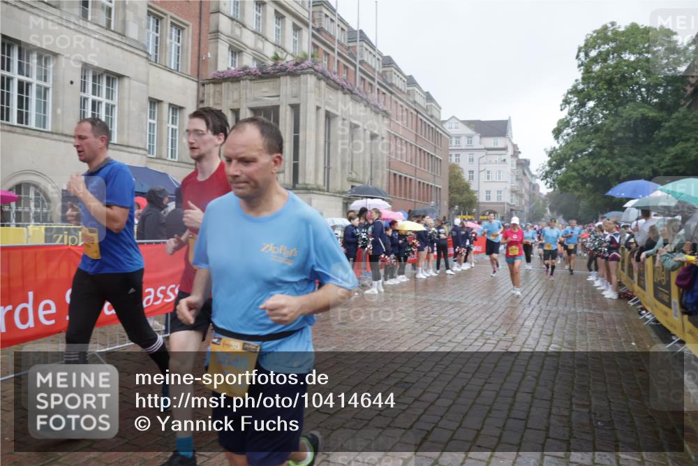 13.09.2026 - Kiel Lauf Yannick Fuchs http://msf.ph/oto/10414644 13.09.2026 10:46:27 Ziel 206, 972, 1430, 1913, 2037, 2776, 4242, 4331, 4397, 4516, 4763, 7061, 8277, 8520, 9415, 9844, 10469, 10836, 11232, 11742, 12000, 12307, 12704, 12743, 123, 272, 498, 550, 665, 1013, 1030, 1374, 1582, 2448, 2776, 3422, 3781, 3844, 4397, 4516, 5017, 5348, 5421, 5510, 5515, 5564, 6385, 6436, 6980, 7044, 7073, 7241, 7772, 7840, 7939, 8310, 8403, 8551, 8561, 8655, 8881, 9207, 9361, 9375, 9715, 10050, 10699, 10809, 11642, 4499, 9875, 12466, 7889 meine-sportfotos.de