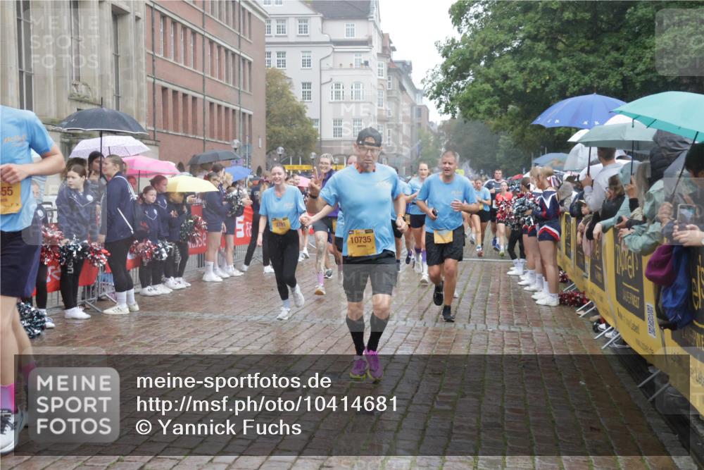 13.09.2026 - Kiel Lauf Yannick Fuchs http://msf.ph/oto/10414681 13.09.2026 10:46:30 Ziel 206, 972, 1325, 1430, 1913, 2027, 2037, 3117, 3677, 4242, 4763, 7061, 8520, 8678, 9415, 9844, 10758, 10836, 11232, 11742, 11825, 12000, 12307, 12704, 12743, 272, 498, 550, 665, 1013, 1030, 1374, 1582, 2448, 2776, 3422, 3781, 3844, 4331, 4397, 4516, 5017, 5348, 5421, 5510, 5515, 5564, 6385, 6436, 6980, 7044, 7073, 7241, 7772, 7840, 7939, 8277, 8310, 8403, 8551, 8561, 8655, 8881, 9207, 9361, 9375, 9715, 10050, 10469, 10699, 10809, 11642, 12000, 4499, 9875, 12466 meine-sportfotos.de