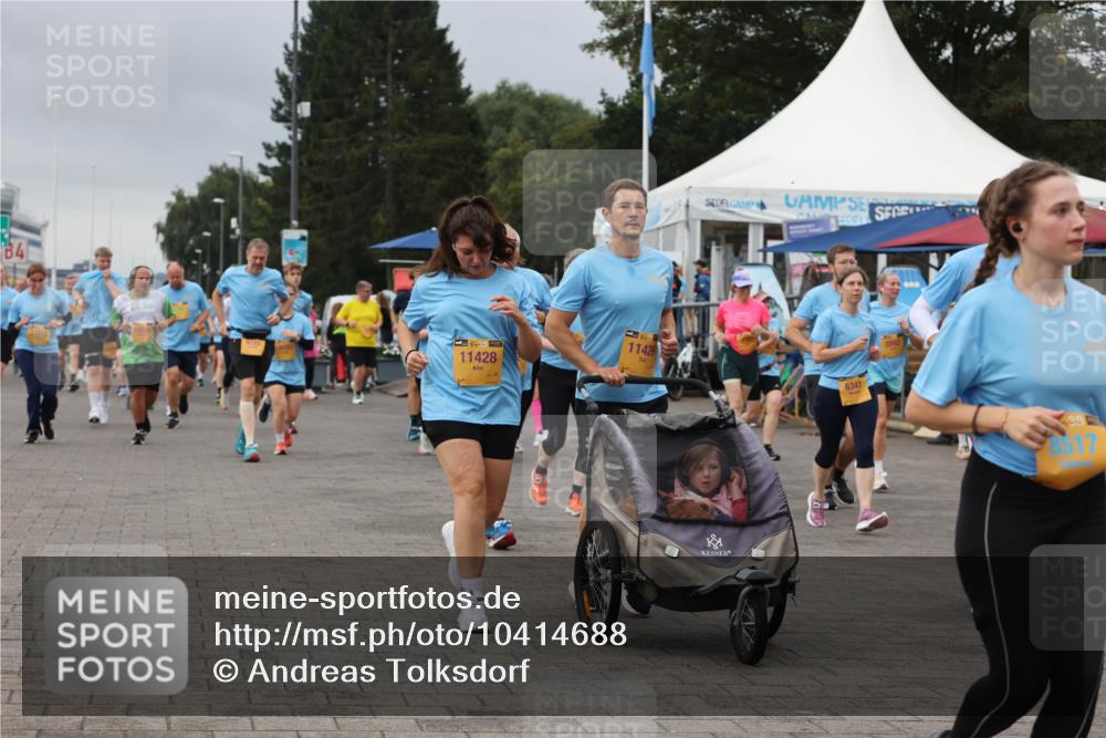 13.09.2026 - Kiel Lauf Andreas Tolksdorf http://msf.ph/oto/10414688 13.09.2026 10:05:40 Kiellinie 84, 11428, 11429, 6341, 2093, 8517 meine-sportfotos.de