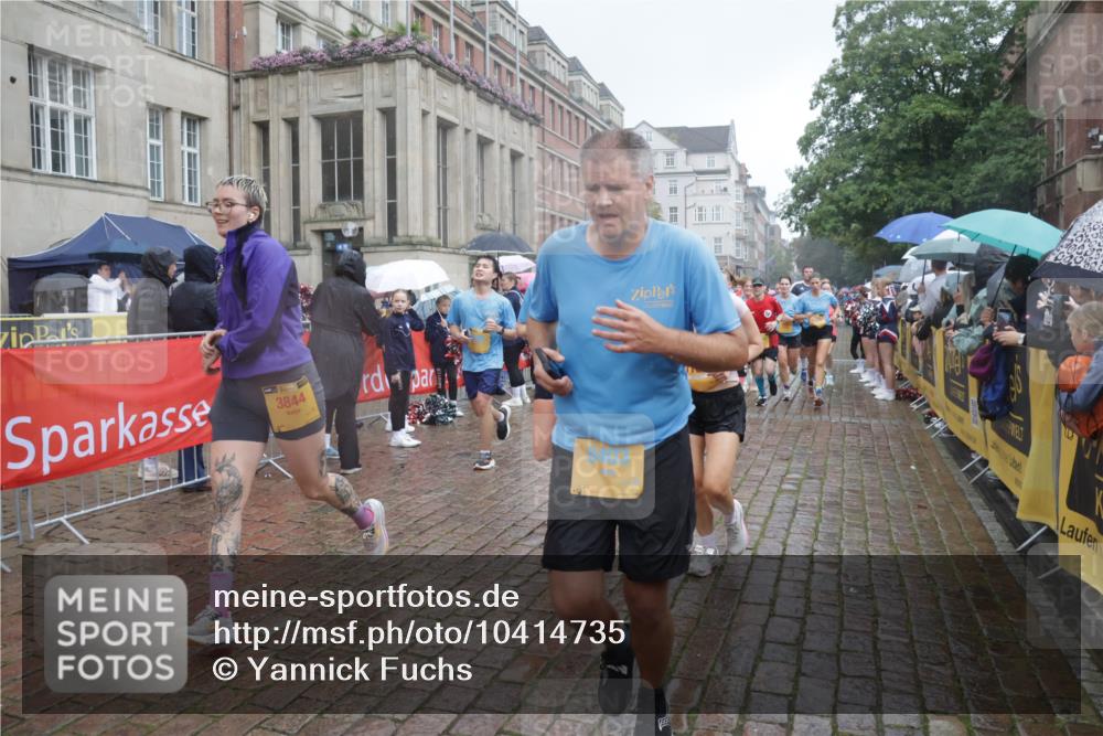 13.09.2026 - Kiel Lauf Yannick Fuchs http://msf.ph/oto/10414735 13.09.2026 10:46:34 Ziel 206, 972, 1325, 1430, 2027, 2037, 3109, 3117, 3677, 4242, 4499, 4763, 7061, 8678, 9415, 9844, 9875, 10758, 11742, 11825, 12307, 12466, 12704, 12743, 272, 498, 550, 665, 1013, 1030, 1374, 1582, 1913, 2448, 2776, 3422, 3781, 3844, 4331, 4397, 4516, 5017, 5348, 5421, 5510, 5515, 5564, 6385, 6436, 6980, 7044, 7073, 7241, 7772, 7840, 7939, 8277, 8310, 8403, 8520, 8551, 8561, 8881, 9207, 9361, 9375, 9715, 10050, 10469, 10699, 10809, 10836, 11232, 11642, 12000 meine-sportfotos.de