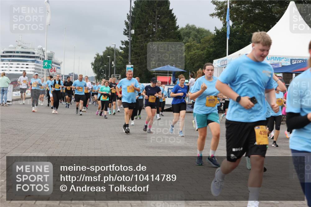 13.09.2026 - Kiel Lauf Andreas Tolksdorf http://msf.ph/oto/10414789 13.09.2026 10:05:49 Kiellinie 13, 805, 1858, 6525, 6963 meine-sportfotos.de