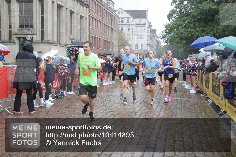 13.09.2026 - Kiel Lauf Yannick Fuchs http://msf.ph/oto/10414895 13.09.2026 10:46:45 Ziel 898, 1982, 2551, 2594, 2702, 3109, 3533, 3964, 4499, 4674, 5591, 5974, 6551, 6874, 6909, 8219, 8283, 8475, 8901, 9248, 9713, 9875, 10398, 10706, 10814, 11075, 12260, 12466, 206, 972, 1013, 1325, 1430, 1913, 2027, 2037, 2448, 2776, 3117, 3422, 3677, 4242, 4331, 4397, 4516, 4763, 5017, 5421, 7044, 7061, 7241, 7840, 8277, 8310, 8520, 8678, 9361, 9415, 9844, 10469, 10699, 10758, 10836, 11232, 11642, 12000, 12704, 85, 111 meine-sportfotos.de