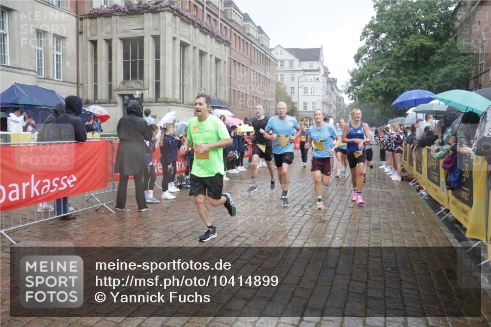 13.09.2026 - Kiel Lauf Yannick Fuchs http://msf.ph/oto/10414899 13.09.2026 10:46:46 Ziel 898, 1982, 2551, 2594, 2702, 3109, 3533, 3878, 3964, 4499, 4674, 5449, 5591, 5974, 6551, 6874, 6909, 8219, 8283, 8475, 8901, 9248, 9713, 9875, 10398, 10706, 10814, 11075, 12260, 12466, 206, 972, 1013, 1325, 1430, 1913, 2027, 2037, 2448, 2776, 3117, 3422, 3677, 4242, 4331, 4397, 4499, 4516, 4763, 5017, 5421, 7044, 7061, 7840, 8277, 8310, 8520, 8678, 9361, 9415, 9844, 10469, 10699, 10758, 10836, 11232, 11642, 12000, 12704, 85, 111 meine-sportfotos.de