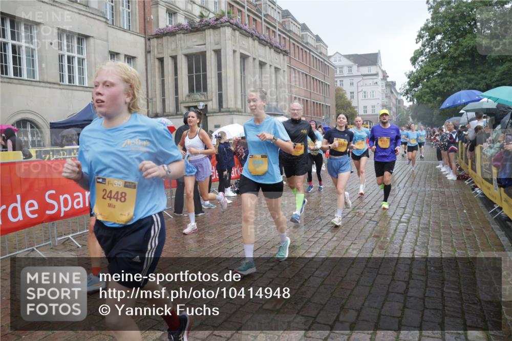 13.09.2026 - Kiel Lauf Yannick Fuchs http://msf.ph/oto/10414948 13.09.2026 10:46:49 Ziel 184, 189, 898, 1982, 2551, 2576, 2594, 2702, 2728, 3109, 3533, 3878, 3964, 4674, 5449, 5591, 5974, 6551, 6874, 6909, 8219, 8283, 8475, 8901, 9248, 9474, 9713, 10144, 10305, 10398, 10706, 10814, 11075, 12260, 12693, 206, 972, 1013, 1325, 1430, 1913, 2027, 2037, 2448, 2776, 3109, 3117, 3677, 4242, 4331, 4397, 4499, 4516, 4763, 5421, 7044, 7061, 7840, 8277, 8520, 8678, 9361, 9415, 9844, 9875, 10469, 10699, 10758, 10836, 11232, 11642, 12000, 12704, 85, 111 meine-sportfotos.de