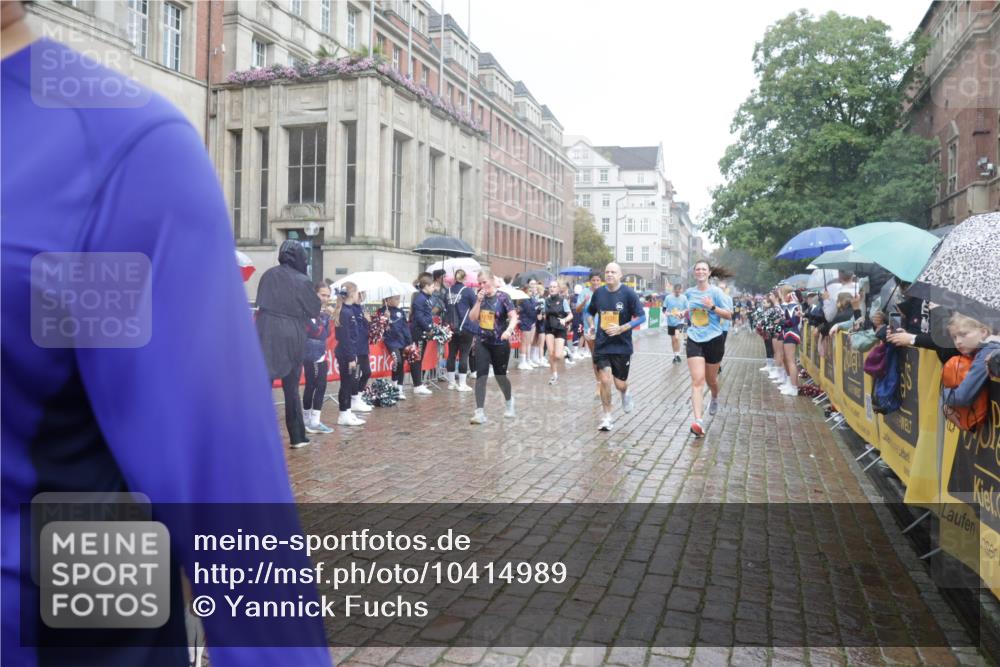 13.09.2026 - Kiel Lauf Yannick Fuchs http://msf.ph/oto/10414989 13.09.2026 10:46:51 Ziel 184, 189, 226, 898, 1169, 1982, 2551, 2576, 2702, 2728, 3533, 3878, 3964, 4014, 4147, 4674, 5449, 6551, 6874, 6909, 7089, 8219, 8283, 8475, 8901, 9248, 9474, 9713, 10088, 10144, 10305, 10398, 10706, 10814, 11075, 11441, 12260, 12693, 206, 972, 1013, 1325, 1430, 1913, 2027, 2037, 2594, 2776, 3109, 3117, 3677, 4242, 4331, 4397, 4499, 4516, 4763, 5591, 5974, 7061, 8277, 8475, 8520, 8678, 9361, 9415, 9844, 9875, 10469, 10699, 10758, 10836, 11232, 12000, 12704, 85, 111, 116 meine-sportfotos.de