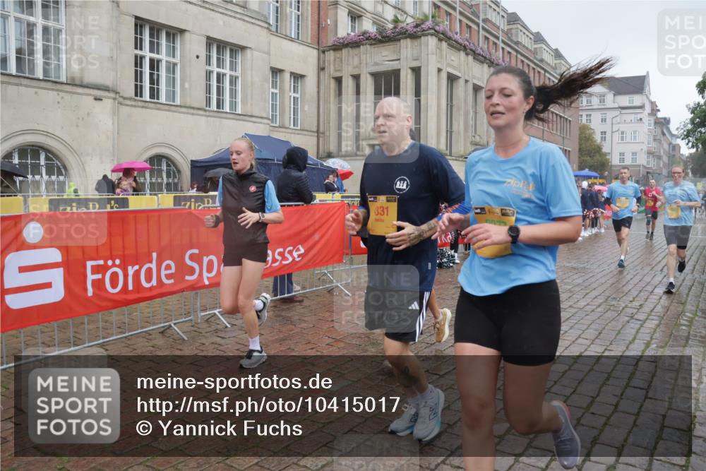 13.09.2026 - Kiel Lauf Yannick Fuchs http://msf.ph/oto/10415017 13.09.2026 10:46:53 Ziel 184, 189, 226, 404, 898, 1169, 1982, 2551, 2576, 2702, 2728, 3533, 3878, 3964, 4014, 4147, 5449, 6551, 6874, 7089, 8219, 8283, 8901, 9044, 9048, 9474, 9713, 10088, 10144, 10197, 10305, 10398, 10814, 11075, 11343, 11441, 12693, 206, 972, 1325, 1430, 1913, 2027, 2037, 2551, 2594, 3109, 3117, 3677, 4242, 4331, 4499, 4674, 4763, 5591, 5974, 6909, 7061, 8277, 8283, 8475, 8520, 8678, 8901, 9415, 9844, 9875, 10469, 10758, 10836, 11232, 12000, 12704, 85, 111, 116 meine-sportfotos.de