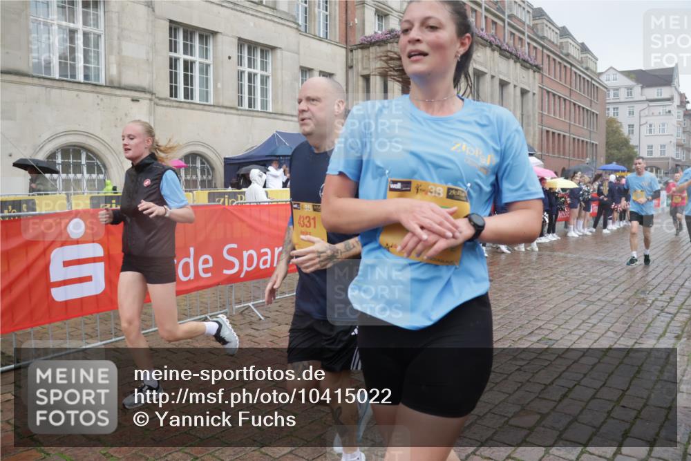 13.09.2026 - Kiel Lauf Yannick Fuchs http://msf.ph/oto/10415022 13.09.2026 10:46:54 Ziel 184, 189, 226, 404, 525, 898, 1169, 1982, 2576, 2702, 2728, 3533, 3878, 3964, 4014, 4147, 5449, 6551, 6874, 7089, 8219, 8364, 9044, 9048, 9474, 10088, 10144, 10197, 10305, 10398, 11075, 11343, 11441, 12693, 206, 972, 1325, 1430, 1913, 2027, 2037, 2551, 2594, 3109, 3117, 3533, 3677, 4242, 4331, 4499, 4674, 4763, 5591, 5974, 6909, 7061, 8277, 8283, 8475, 8520, 8678, 8901, 9415, 9844, 9875, 10469, 10758, 10836, 11232, 12000, 12704, 85, 111, 116, 1913, 8520 meine-sportfotos.de