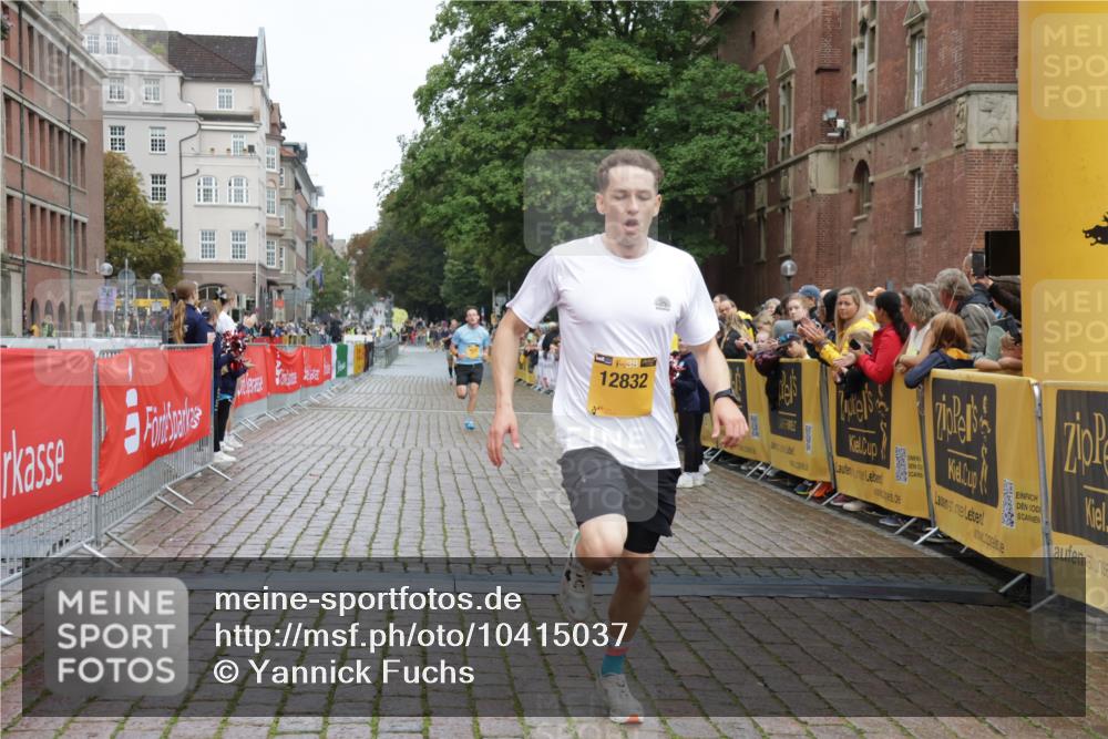 13.09.2026 - Kiel Lauf Yannick Fuchs http://msf.ph/oto/10415037 13.09.2026 09:35:20 Ziel 2761, 4638, 11904, 12484, 12832, 3168, 3766, 4361, 7414, 9380, 10461, 11719, 12484, 4589, 12278 meine-sportfotos.de