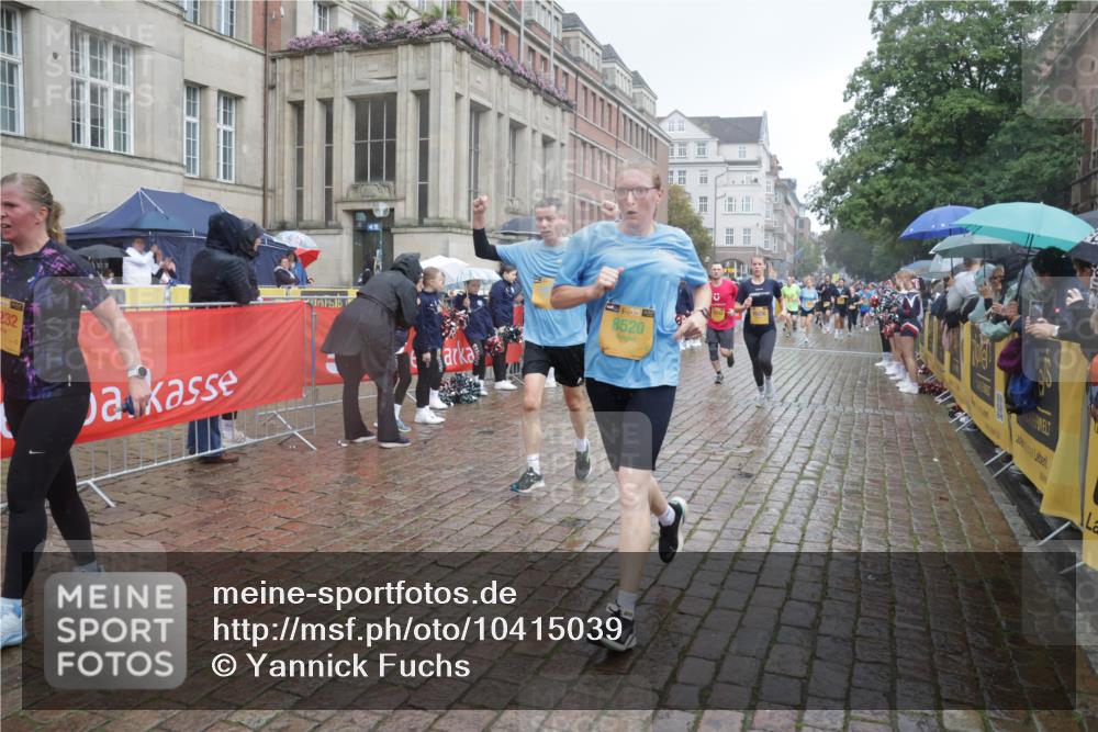 13.09.2026 - Kiel Lauf Yannick Fuchs http://msf.ph/oto/10415039 13.09.2026 10:46:55 Ziel 184, 189, 226, 404, 525, 898, 1169, 1982, 2576, 2702, 2728, 3878, 3964, 4014, 4147, 4894, 5449, 6551, 6874, 7040, 7089, 8219, 8364, 9044, 9048, 9474, 10088, 10144, 10197, 10305, 10398, 11075, 11343, 11441, 12693, 206, 972, 1325, 1430, 1913, 1982, 2027, 2037, 2551, 2594, 2702, 3109, 3117, 3533, 3677, 4242, 4499, 4674, 4763, 5591, 5974, 6909, 7061, 8283, 8475, 8520, 8678, 8901, 9415, 9844, 9875, 10758, 10836, 11232, 12000, 12704, 85, 111, 116, 1913, 8520 meine-sportfotos.de