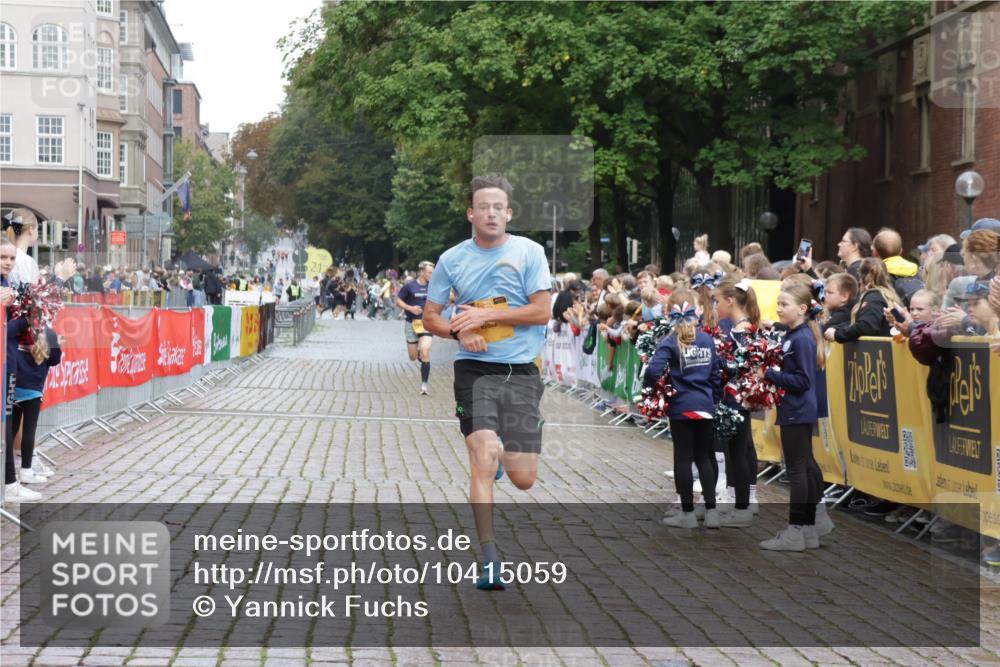 13.09.2026 - Kiel Lauf Yannick Fuchs http://msf.ph/oto/10415059 13.09.2026 09:35:22 Ziel 2761, 4638, 12832, 3168, 3766, 4361, 7414, 9380, 10461, 11719, 11904, 12484, 4589 meine-sportfotos.de