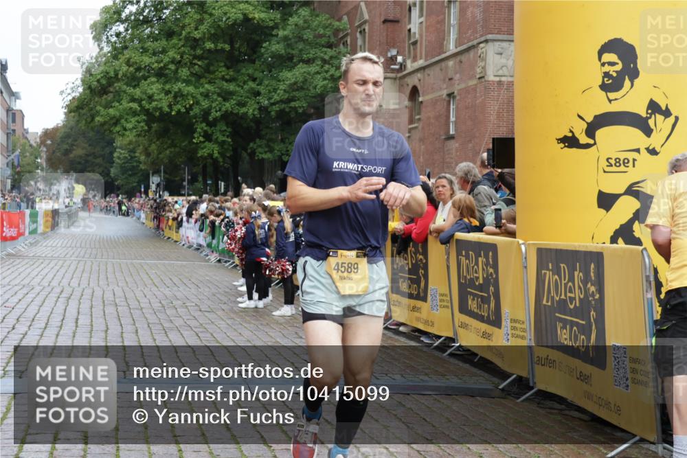 13.09.2026 - Kiel Lauf Yannick Fuchs http://msf.ph/oto/10415099 13.09.2026 09:35:30 Ziel 4589, 4638, 2761, 3766, 4361, 7414, 9380, 11719, 11904, 12484, 12832, 9610, 3168, 10461 meine-sportfotos.de