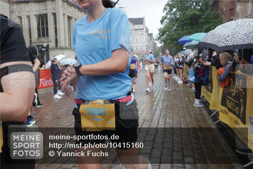 13.09.2026 - Kiel Lauf Yannick Fuchs http://msf.ph/oto/10415160 13.09.2026 10:47:05 Ziel 85, 111, 226, 404, 525, 816, 1169, 1563, 1674, 4014, 4147, 4789, 4894, 5089, 5424, 5914, 6742, 7040, 7089, 8238, 8364, 9044, 9048, 9200, 9453, 9536, 9675, 10088, 10197, 10340, 10657, 11343, 11441, 11560, 11561, 11730, 11773, 12584, 184, 189, 226, 898, 972, 1325, 1982, 2027, 2551, 2576, 2594, 2702, 2728, 3109, 3117, 3533, 3677, 3878, 3964, 4242, 4499, 4674, 4763, 5449, 5591, 5974, 6551, 6874, 6909, 7061, 8219, 8283, 8475, 8678, 8901, 9844, 9875, 10758, 116 meine-sportfotos.de