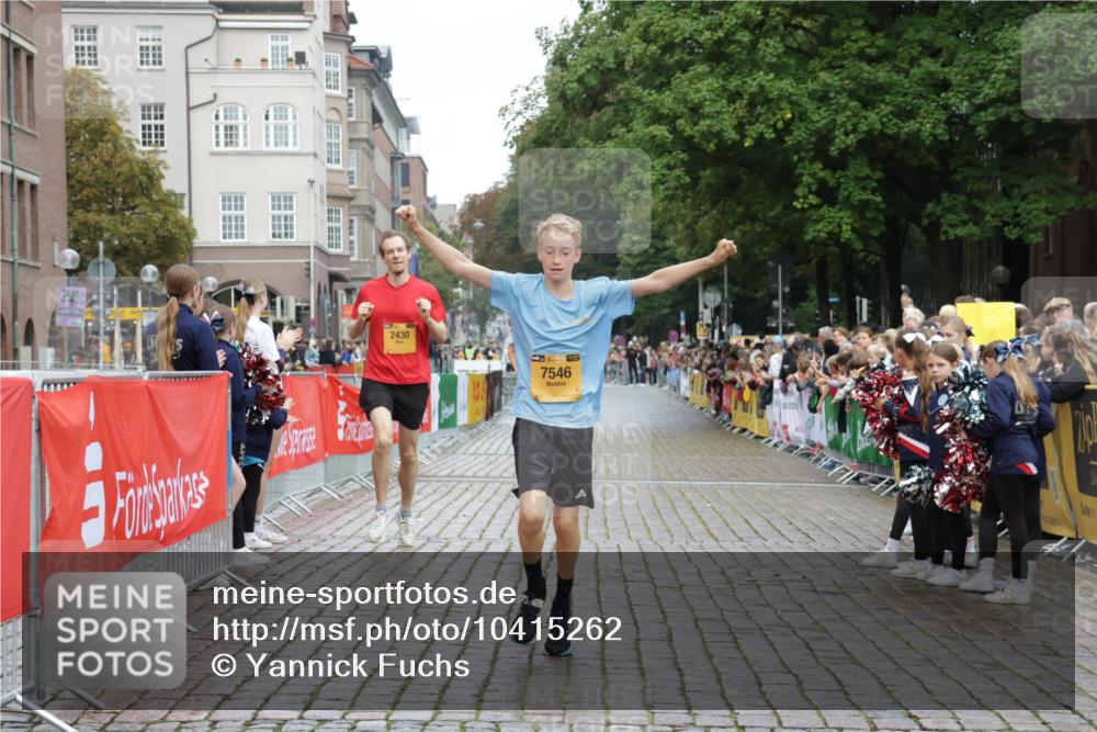 13.09.2026 - Kiel Lauf Yannick Fuchs http://msf.ph/oto/10415262 13.09.2026 09:36:37 Ziel 2430, 3866, 7546, 9450, 9630, 12726, 391, 3056, 5662, 9630, 12726 meine-sportfotos.de