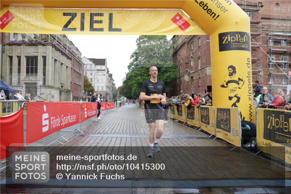13.09.2026 - Kiel Lauf Yannick Fuchs http://msf.ph/oto/10415300 13.09.2026 09:36:42 Ziel 2430, 7546, 9450, 391, 3056, 3866, 5662, 9630, 12726, 2455, 3900, 3056, 5662 meine-sportfotos.de