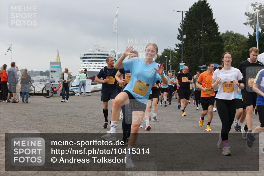 13.09.2026 - Kiel Lauf Andreas Tolksdorf http://msf.ph/oto/10415314 13.09.2026 10:06:22 Kiellinie 6051, 396, 2773, 1, 39, 8933, 960 meine-sportfotos.de