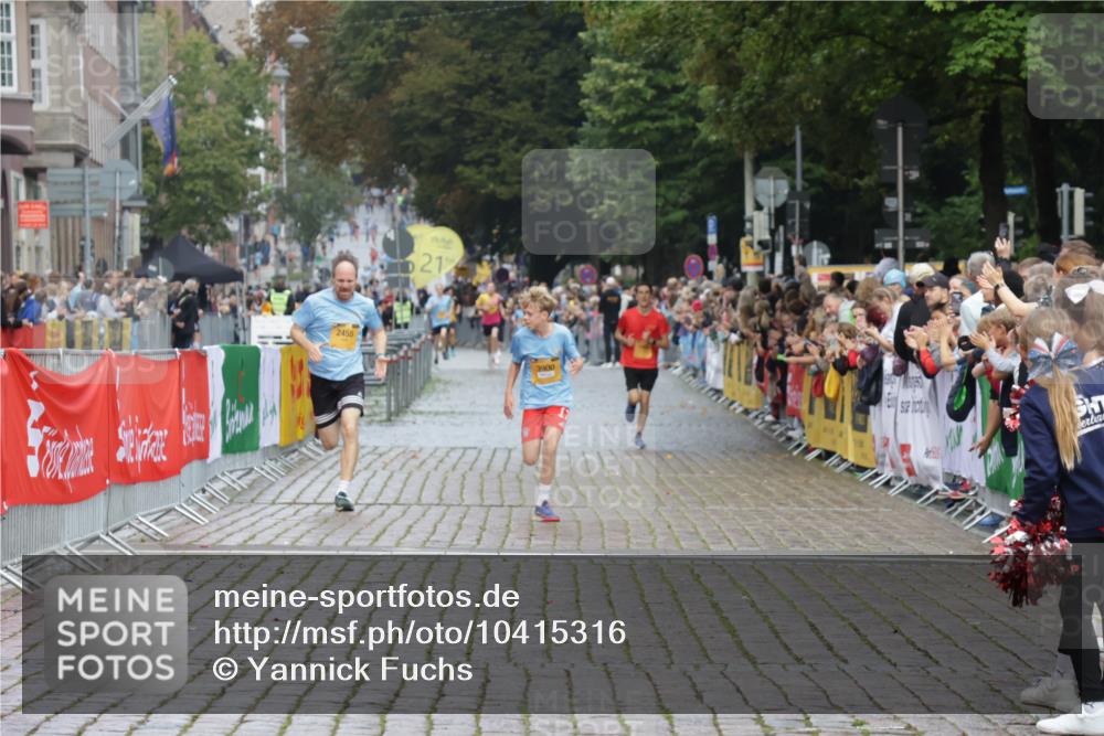13.09.2026 - Kiel Lauf Yannick Fuchs http://msf.ph/oto/10415316 13.09.2026 09:36:54 Ziel 2455, 3900, 391, 2430, 3866, 7546, 9450, 9630, 12726, 999, 7855 meine-sportfotos.de