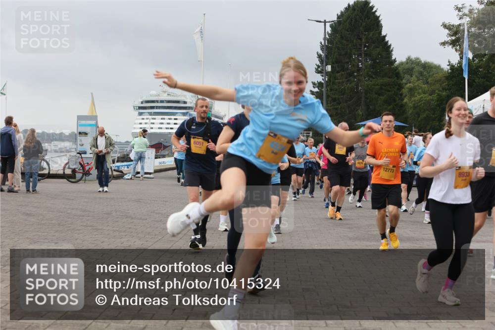 13.09.2026 - Kiel Lauf Andreas Tolksdorf http://msf.ph/oto/10415324 13.09.2026 10:06:22 Kiellinie 6051, 12773, 8933 meine-sportfotos.de