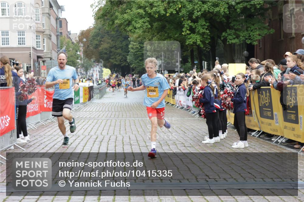 13.09.2026 - Kiel Lauf Yannick Fuchs http://msf.ph/oto/10415335 13.09.2026 09:36:59 Ziel 2455, 3900, 391, 2430, 3866, 7546, 9450, 9630, 12726, 999, 3174, 3481, 7855, 8658, 391, 9630, 12726 meine-sportfotos.de