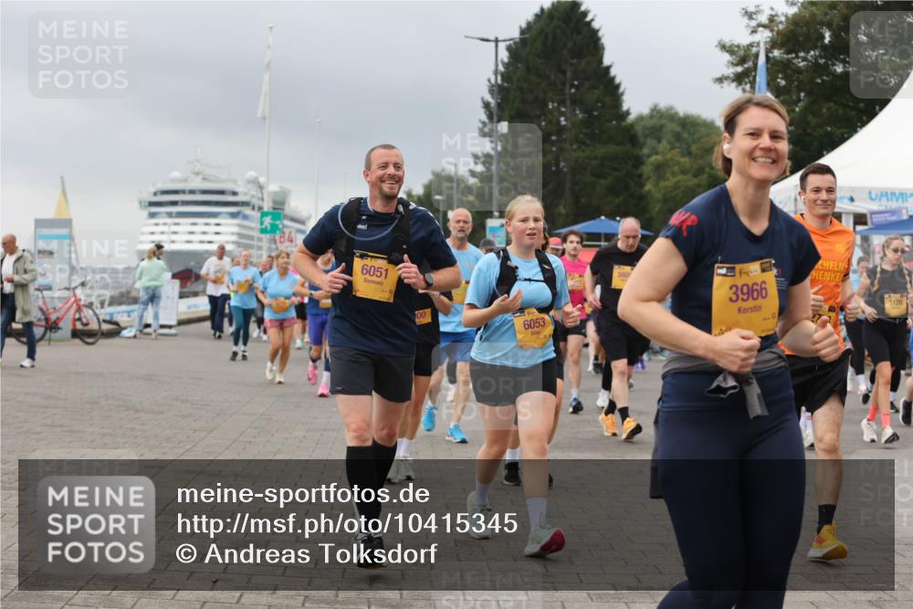 13.09.2026 - Kiel Lauf Andreas Tolksdorf http://msf.ph/oto/10415345 13.09.2026 10:06:24 Kiellinie 1, 30, 6051, 00, 6053, 580, 38, 3966, 3120 meine-sportfotos.de