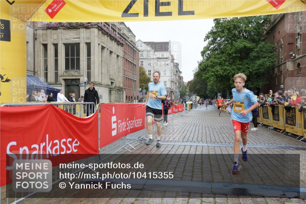 13.09.2026 - Kiel Lauf Yannick Fuchs http://msf.ph/oto/10415355 13.09.2026 09:37:01 Ziel 2455, 3900, 7855, 391, 2430, 3866, 7546, 9450, 9630, 12726, 999, 3174, 3481, 4737, 8658, 9696, 391, 9630, 12726 meine-sportfotos.de