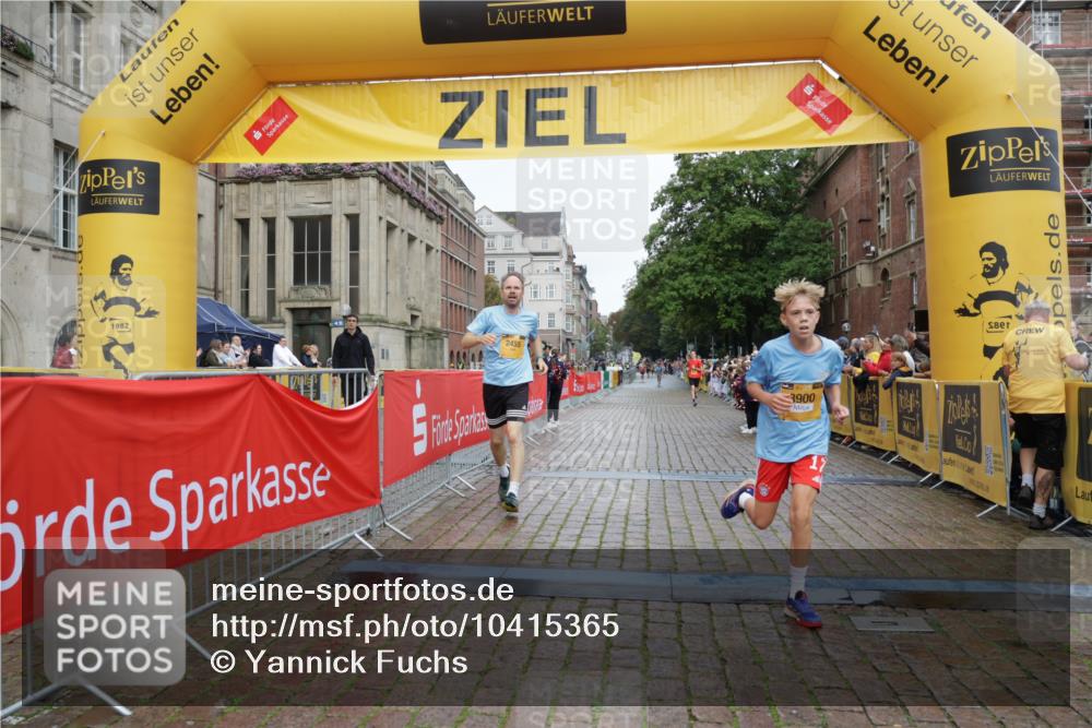 13.09.2026 - Kiel Lauf Yannick Fuchs http://msf.ph/oto/10415365 13.09.2026 09:37:01 Ziel 2455, 3900, 7855, 391, 2430, 3866, 7546, 9450, 9630, 12726, 999, 3174, 3481, 4737, 8658, 9696, 391, 9630, 12726 meine-sportfotos.de