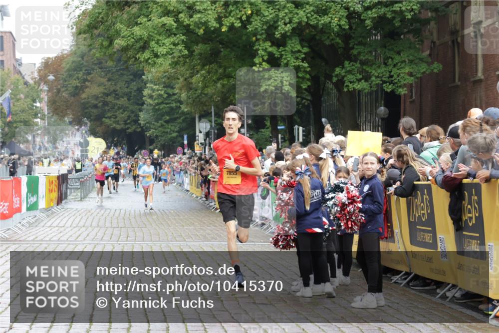 13.09.2026 - Kiel Lauf Yannick Fuchs http://msf.ph/oto/10415370 13.09.2026 09:37:04 Ziel 2455, 3900, 7855, 2430, 3866, 7546, 9450, 999, 2417, 3174, 3481, 4737, 8658, 9696, 391, 3866, 9630, 12726 meine-sportfotos.de