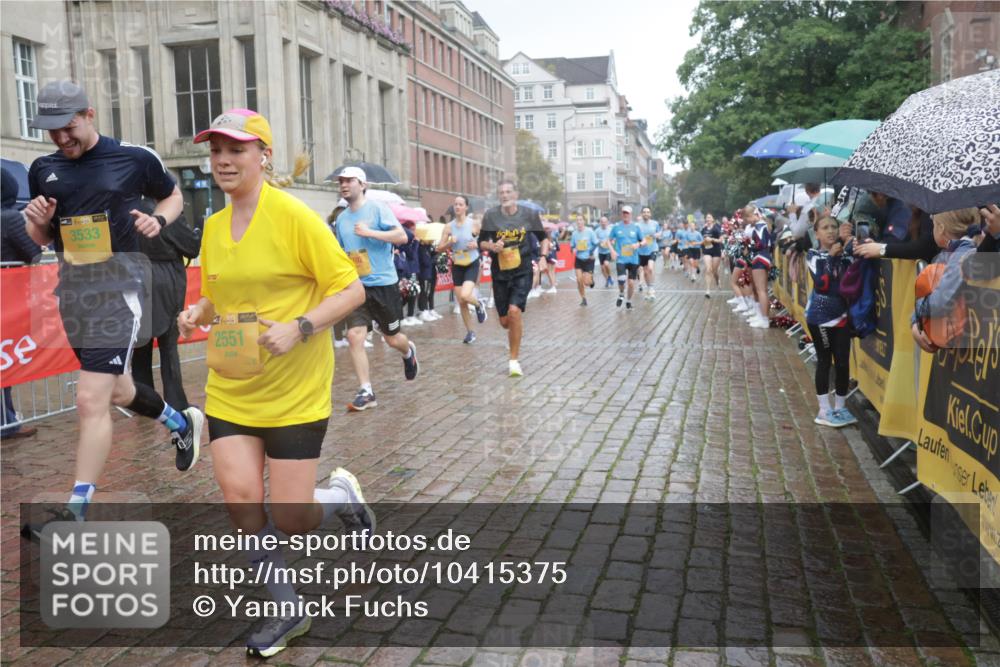 13.09.2026 - Kiel Lauf Yannick Fuchs http://msf.ph/oto/10415375 13.09.2026 10:47:18 Ziel 116, 821, 1107, 1280, 1367, 1803, 2000, 2183, 2185, 2429, 2713, 2947, 3064, 3136, 3183, 3463, 4150, 4380, 4773, 4789, 5195, 5505, 5649, 5914, 6142, 6981, 7288, 8707, 8741, 8839, 8953, 9312, 9536, 9645, 9646, 9989, 10340, 10508, 10668, 10718, 10949, 11560, 11561, 11730, 12596, 85, 111, 184, 189, 226, 404, 525, 816, 898, 1169, 1563, 1674, 1982, 2551, 2576, 2702, 2728, 3533, 3878, 3964, 4014, 4147, 4894, 5089, 5424, 5449, 6551, 6742, 6874, 8219, 8283, 8901, 365 meine-sportfotos.de