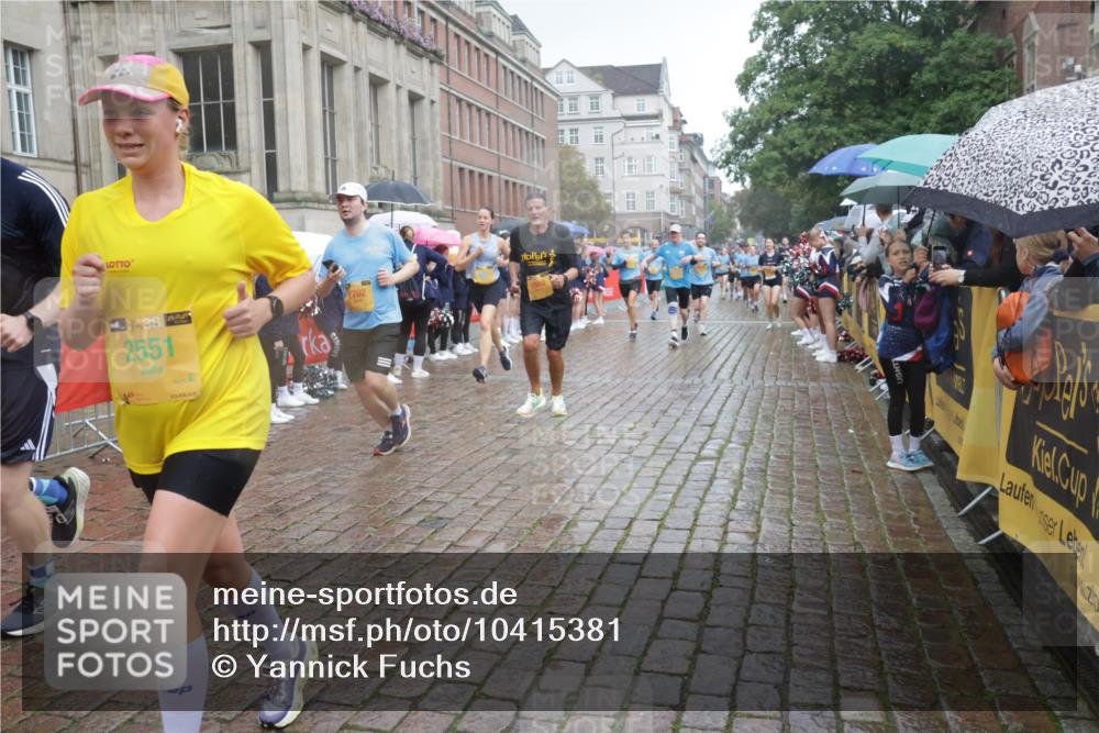 13.09.2026 - Kiel Lauf Yannick Fuchs http://msf.ph/oto/10415381 13.09.2026 10:47:18 Ziel 116, 821, 1107, 1280, 1367, 1803, 2000, 2183, 2185, 2429, 2713, 2947, 3064, 3136, 3183, 3463, 4150, 4380, 4773, 4789, 5195, 5505, 5649, 5914, 6142, 6981, 7288, 8707, 8741, 8839, 8953, 9312, 9536, 9645, 9646, 9989, 10340, 10508, 10668, 10718, 10949, 11560, 11561, 11730, 12596, 85, 111, 184, 189, 226, 404, 525, 816, 898, 1169, 1563, 1674, 1982, 2551, 2576, 2702, 2728, 3533, 3878, 3964, 4014, 4147, 4894, 5089, 5424, 5449, 6551, 6742, 6874, 8219, 8283, 8901, 365 meine-sportfotos.de