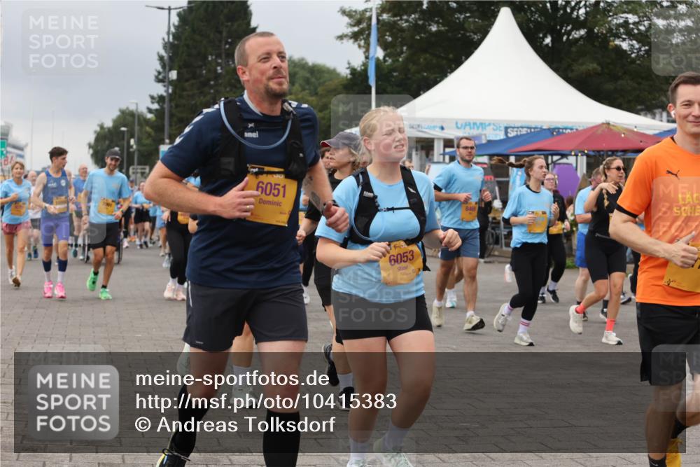 13.09.2026 - Kiel Lauf Andreas Tolksdorf http://msf.ph/oto/10415383 13.09.2026 10:06:25 Kiellinie 7091, 6051, 3, 6053, 8469 meine-sportfotos.de