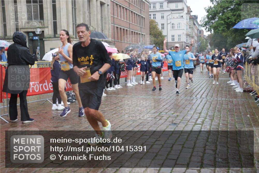 13.09.2026 - Kiel Lauf Yannick Fuchs http://msf.ph/oto/10415391 13.09.2026 10:47:19 Ziel 116, 821, 1107, 1280, 1367, 1803, 2000, 2183, 2185, 2429, 2713, 2947, 3064, 3136, 3183, 3463, 4150, 4380, 4450, 4773, 4789, 5195, 5505, 5649, 5914, 6142, 6981, 7288, 8707, 8741, 8839, 8953, 9312, 9536, 9645, 9646, 9989, 10340, 10508, 10668, 10718, 10949, 11560, 11561, 12596, 85, 111, 184, 189, 226, 404, 525, 816, 898, 1169, 1563, 1674, 1982, 2576, 2702, 2728, 3533, 3878, 3964, 4014, 4147, 4894, 5089, 5424, 5449, 5914, 6551, 6742, 6874, 8219, 365 meine-sportfotos.de
