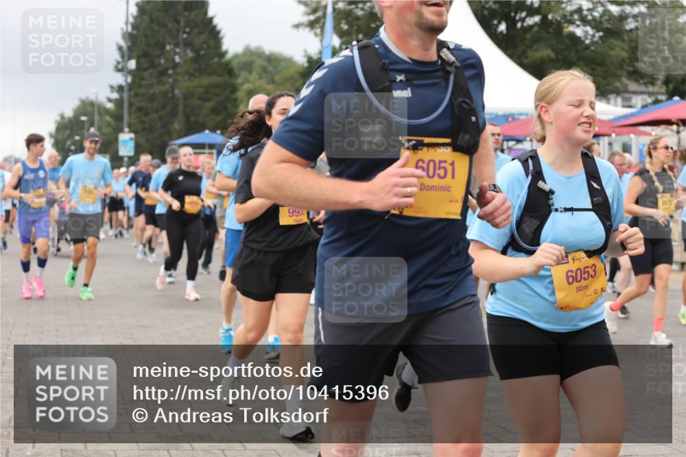 13.09.2026 - Kiel Lauf Andreas Tolksdorf http://msf.ph/oto/10415396 13.09.2026 10:06:26 Kiellinie 9900, 5051, 6053, 3120 meine-sportfotos.de