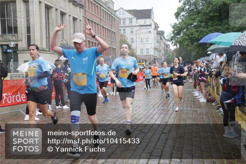 13.09.2026 - Kiel Lauf Yannick Fuchs http://msf.ph/oto/10415433 13.09.2026 10:47:21 Ziel 116, 821, 1107, 1280, 1367, 1803, 2000, 2183, 2185, 2429, 2713, 2947, 3064, 3136, 3183, 3463, 4070, 4150, 4380, 4450, 4531, 4773, 5195, 5505, 5649, 6142, 6981, 7288, 8058, 8707, 8741, 8839, 8953, 9114, 9312, 9645, 9646, 9989, 10508, 10668, 10718, 10949, 12596, 85, 111, 116, 184, 189, 226, 404, 525, 816, 898, 1107, 1169, 1563, 1674, 2576, 2728, 3878, 3964, 4014, 4147, 4380, 4789, 4894, 5089, 5424, 5449, 5914, 6551, 6742, 6874, 8219, 365 meine-sportfotos.de