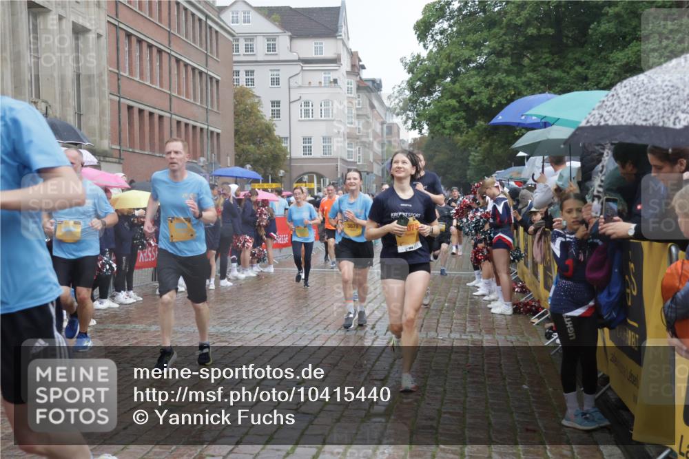 13.09.2026 - Kiel Lauf Yannick Fuchs http://msf.ph/oto/10415440 13.09.2026 10:47:22 Ziel 365, 821, 1280, 1367, 1803, 2000, 2183, 2185, 2429, 2713, 2947, 3064, 3136, 3183, 3463, 3745, 4070, 4149, 4150, 4187, 4450, 4531, 4773, 5195, 5505, 5649, 6142, 6981, 7288, 8058, 8309, 8707, 8741, 8839, 8953, 9114, 9312, 9645, 9646, 9989, 10668, 10718, 10949, 12596, 85, 111, 116, 184, 189, 226, 404, 525, 816, 898, 1107, 1169, 1563, 1674, 2576, 2728, 3878, 3964, 4014, 4147, 4380, 4789, 4894, 5089, 5424, 5449, 5914, 6142, 6742, 6874, 8219 meine-sportfotos.de