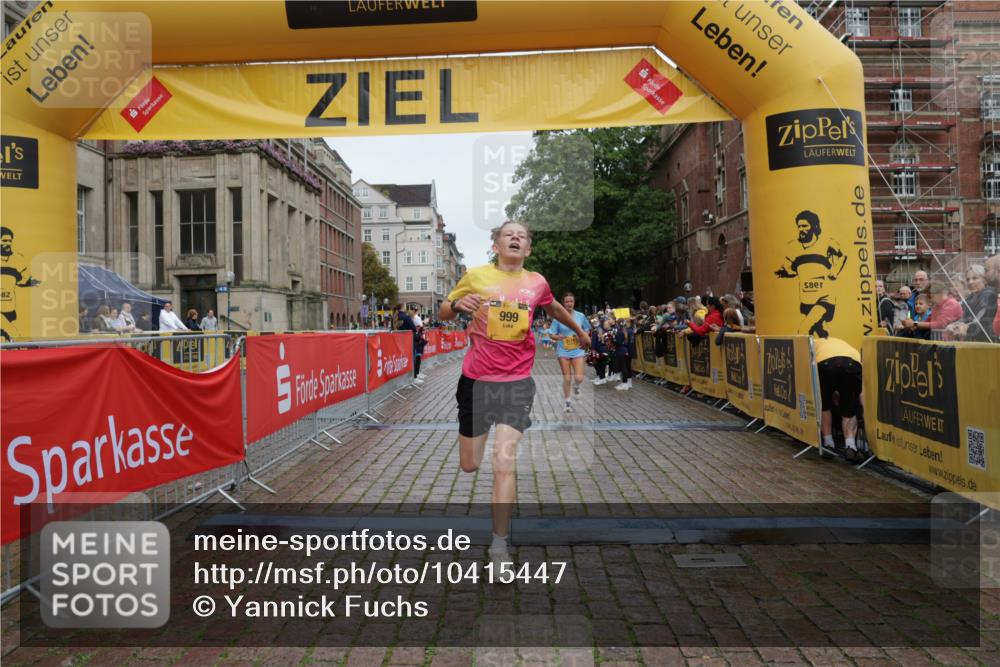 13.09.2026 - Kiel Lauf Yannick Fuchs http://msf.ph/oto/10415447 13.09.2026 09:37:16 Ziel 999, 3174, 3481, 4737, 8658, 9696, 2455, 3900, 7855, 2417, 5837, 7050, 7827, 8661, 10220, 10656, 10778, 12416, 2430, 7546, 9450 meine-sportfotos.de