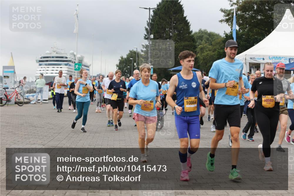 13.09.2026 - Kiel Lauf Andreas Tolksdorf http://msf.ph/oto/10415473 13.09.2026 10:06:29 Kiellinie 39, 9070, 38, 10864, 091, 54, 10593, 53 meine-sportfotos.de