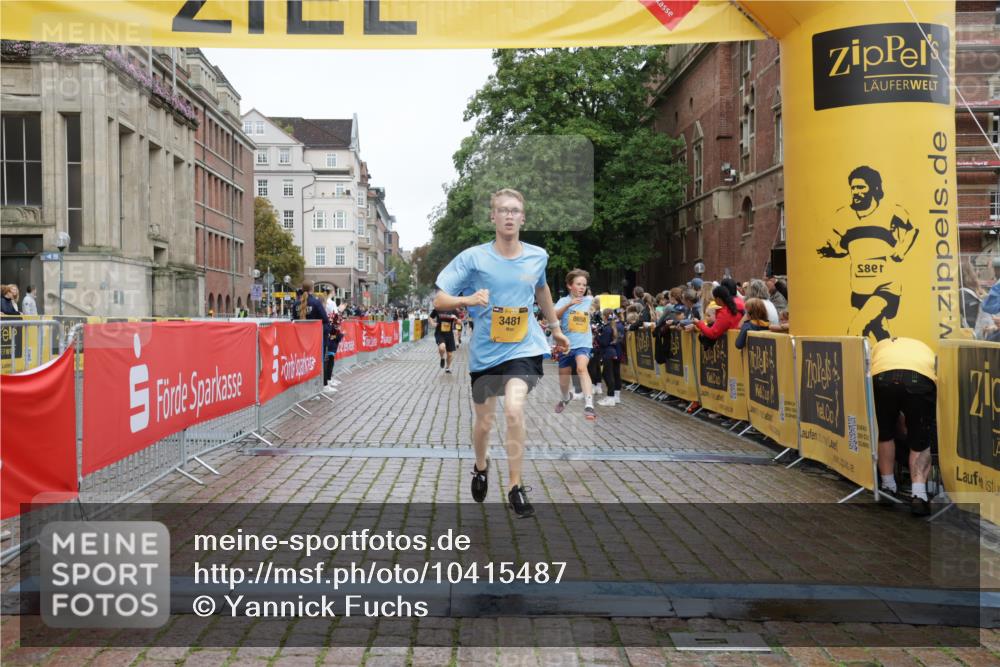 13.09.2026 - Kiel Lauf Yannick Fuchs http://msf.ph/oto/10415487 13.09.2026 09:37:20 Ziel 999, 2417, 3174, 3481, 4737, 8658, 9696, 2455, 3900, 7855, 2720, 5837, 7050, 7827, 8661, 10220, 10656, 10778, 12416, 2430, 9450 meine-sportfotos.de