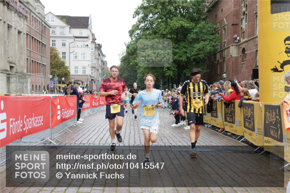 13.09.2026 - Kiel Lauf Yannick Fuchs http://msf.ph/oto/10415547 13.09.2026 09:37:28 Ziel 2417, 3481, 4737, 5837, 7050, 8658, 8661, 9696, 10220, 10778, 12416, 999, 2455, 3174, 3481, 3900, 7855, 8658, 2057, 2720, 4252, 4790, 7827, 9518, 10656 meine-sportfotos.de