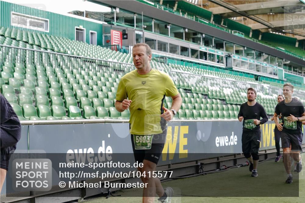 13.09.2026 - 21. swb-Marathon Bremen Michael Burmester http://msf.ph/oto/10415577 13.09.2026 13:19:20 Laufen im Stadion 333, 404, 464, 486, 512, 546, 732, 753, 837, 921, 938, 1066, 1156, 1431, 1506, 1765, 1844, 1868, 1916, 2028, 2056, 2123, 2137, 2224, 2240, 2294, 2315, 2357, 2358, 2453, 2557, 2563, 2614, 2622, 2626, 2689, 2702, 2703, 2722, 2756, 2786, 2843, 2845, 2849, 2857, 2879, 2880, 2893, 2944, 2983, 2999, 3031, 3046, 3059, 3072, 3096, 3100, 3116, 3146, 3189, 3198, 3210, 3243, 3263, 3285, 3287, 3310, 3315, 3476, 3537, 3619, 3633, 3654, 3740, 3879, 4478 meine-sportfotos.de