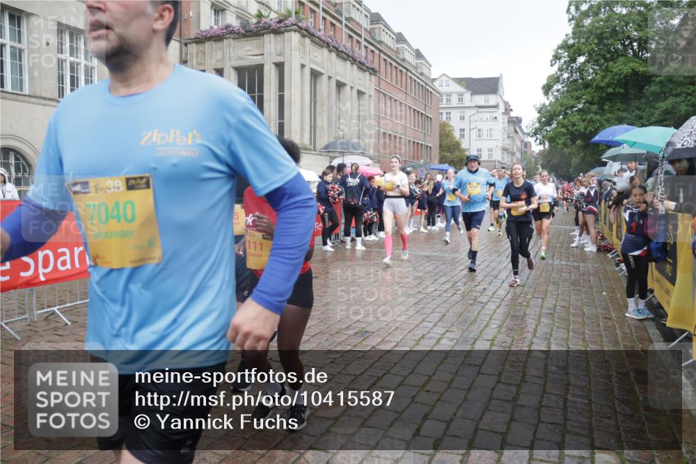 13.09.2026 - Kiel Lauf Yannick Fuchs http://msf.ph/oto/10415587 13.09.2026 10:47:35 Ziel 335, 365, 917, 1944, 3306, 3512, 3565, 3745, 4070, 4077, 4096, 4149, 4187, 4531, 5239, 5573, 5787, 5980, 6005, 6235, 6792, 6940, 6946, 6949, 6978, 7632, 8058, 8309, 9104, 9114, 9643, 9946, 9959, 10115, 10720, 11271, 11382, 12377, 12498, 85, 111, 116, 816, 821, 1107, 1280, 1367, 1563, 1674, 1803, 2000, 2183, 2185, 2429, 2713, 2947, 3064, 3136, 3183, 3463, 4150, 4380, 4450, 4531, 4773, 4789, 4894, 5089, 5195, 5424, 5505, 5649, 5914, 6142, 6742, 6981, 7288, 8058, 85 meine-sportfotos.de